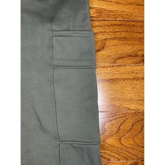 Eddie Bauer Green Legging Shorts with Pockets Size Small - Picture 2 of 7